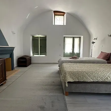 Апартаменты Alexander House 1