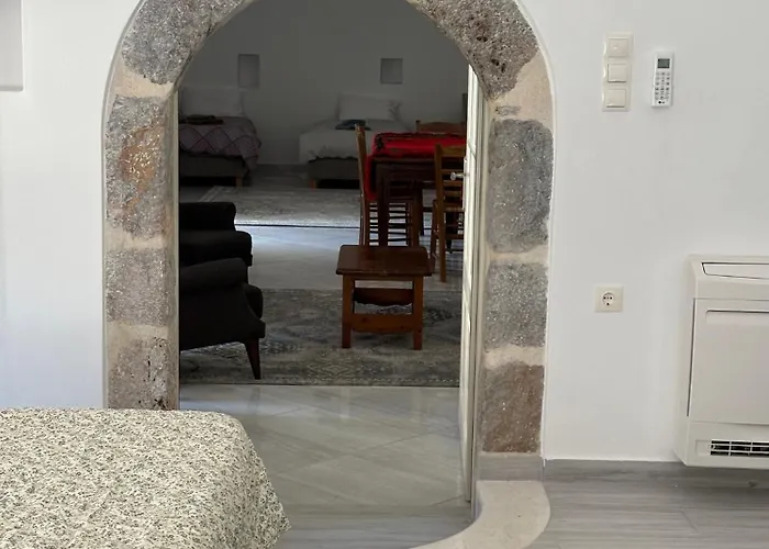 Alexander House 1 Apartment